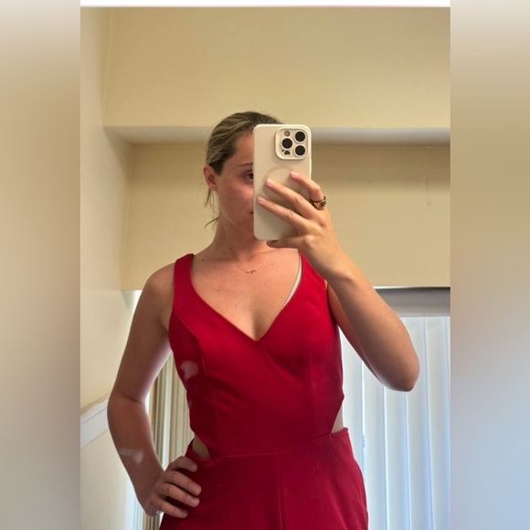 Elegant Red Jumpsuit - Picture 3 of 3